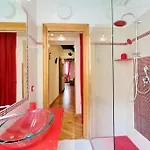 아파트 The Red