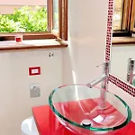 아파트 The Red